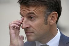 macron-faz-consultas-com-esquerda-e-direita-para-nomear-primeiro-ministro-na-franca