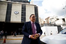 foragido,-edmundo-gonzalez-manda-carta-ao-ministerio-publico-e-diz-que-nao-se-apresenta-porque-processo-e-ilegal