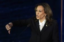 kamala-harris-condena-violencia-politica-apos-possivel-tentativa-de-assassinato-contra-trump