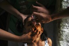 taliba-suspende-campanha-de-vacinacao-contra-polio-no-afeganistao,-onde-doenca-nao-foi-erradicada