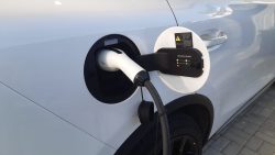 carros-eletricos-em-circulacao-na-noruega-superam-pela-primeira-vez-os-de-gasolina