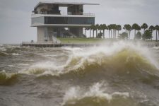 perto-da-florida,-furacao-helene-sobe-para-categoria-4-e-se-torna-‘extremamente-perigoso’